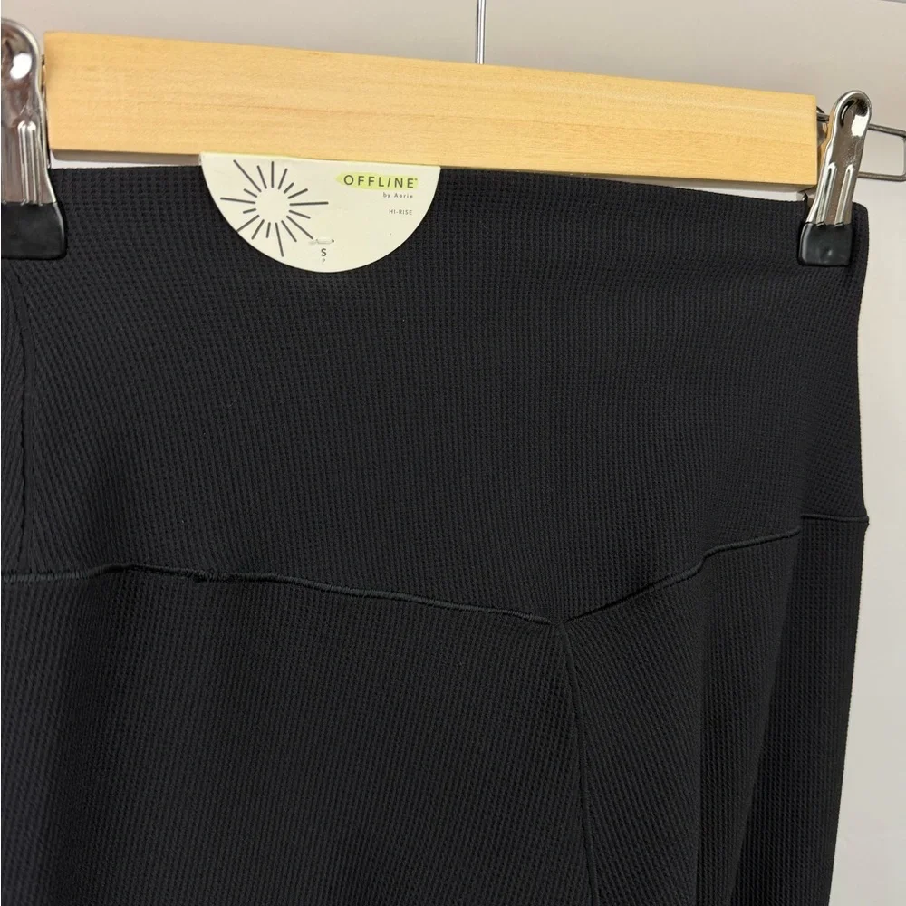 NWT Aerie OFFLINE High Rise Flare Leggings Black Ribbed Yoga Pants S - Picture 4 of 11